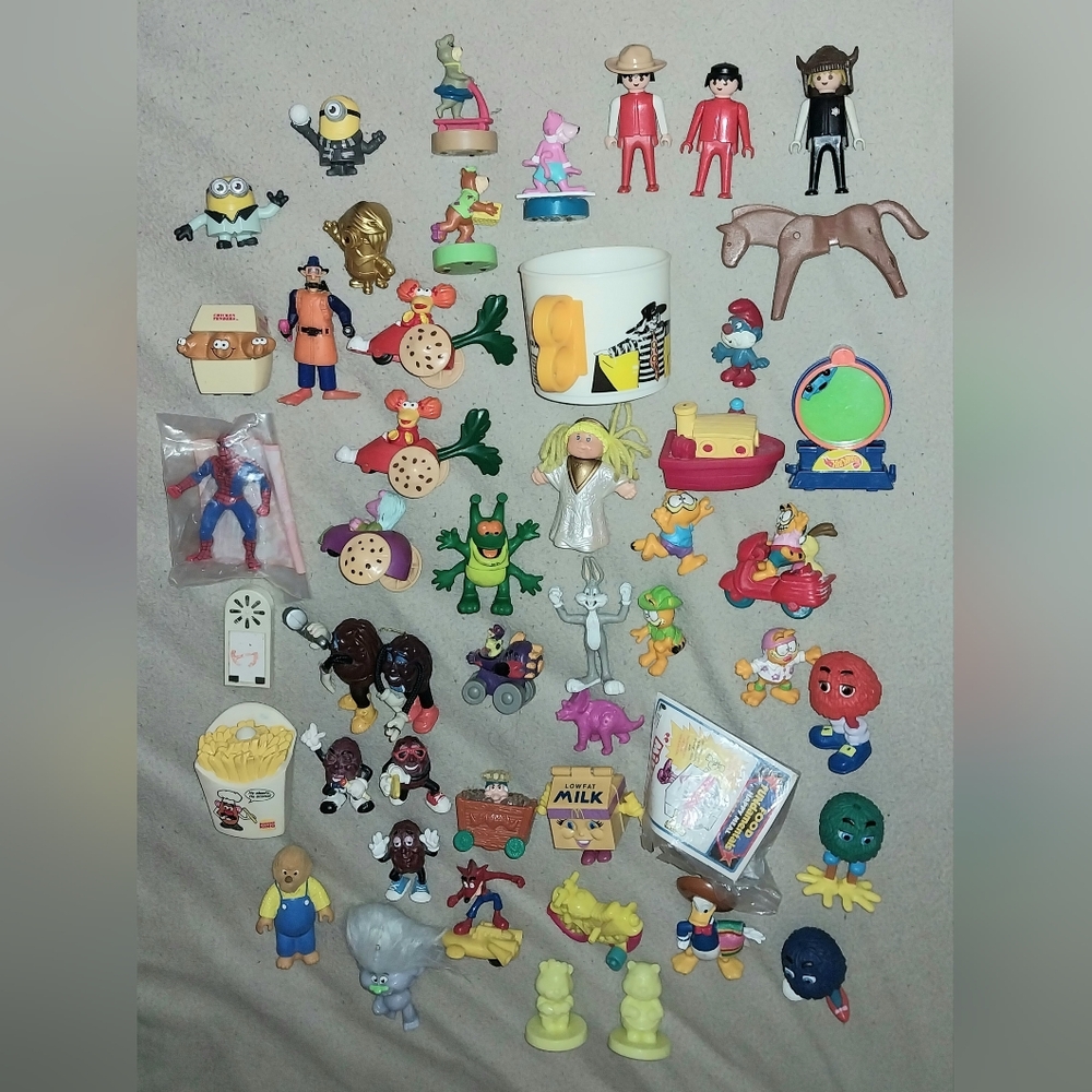 Lot of 49 Vintage Fast Food Collectibles McDonalds Wendy's Burger King Arbys